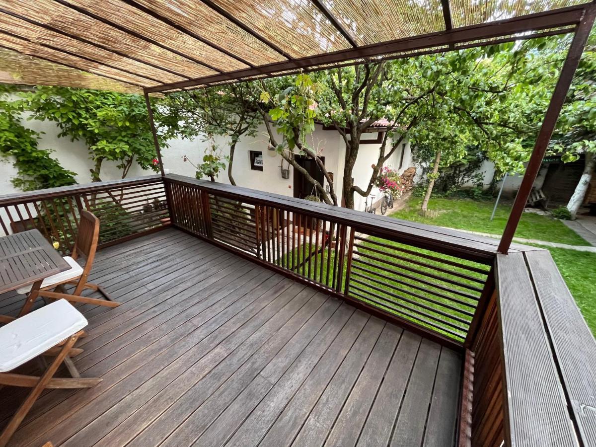 Apartments Music And Garden Sarajevo Buitenkant foto