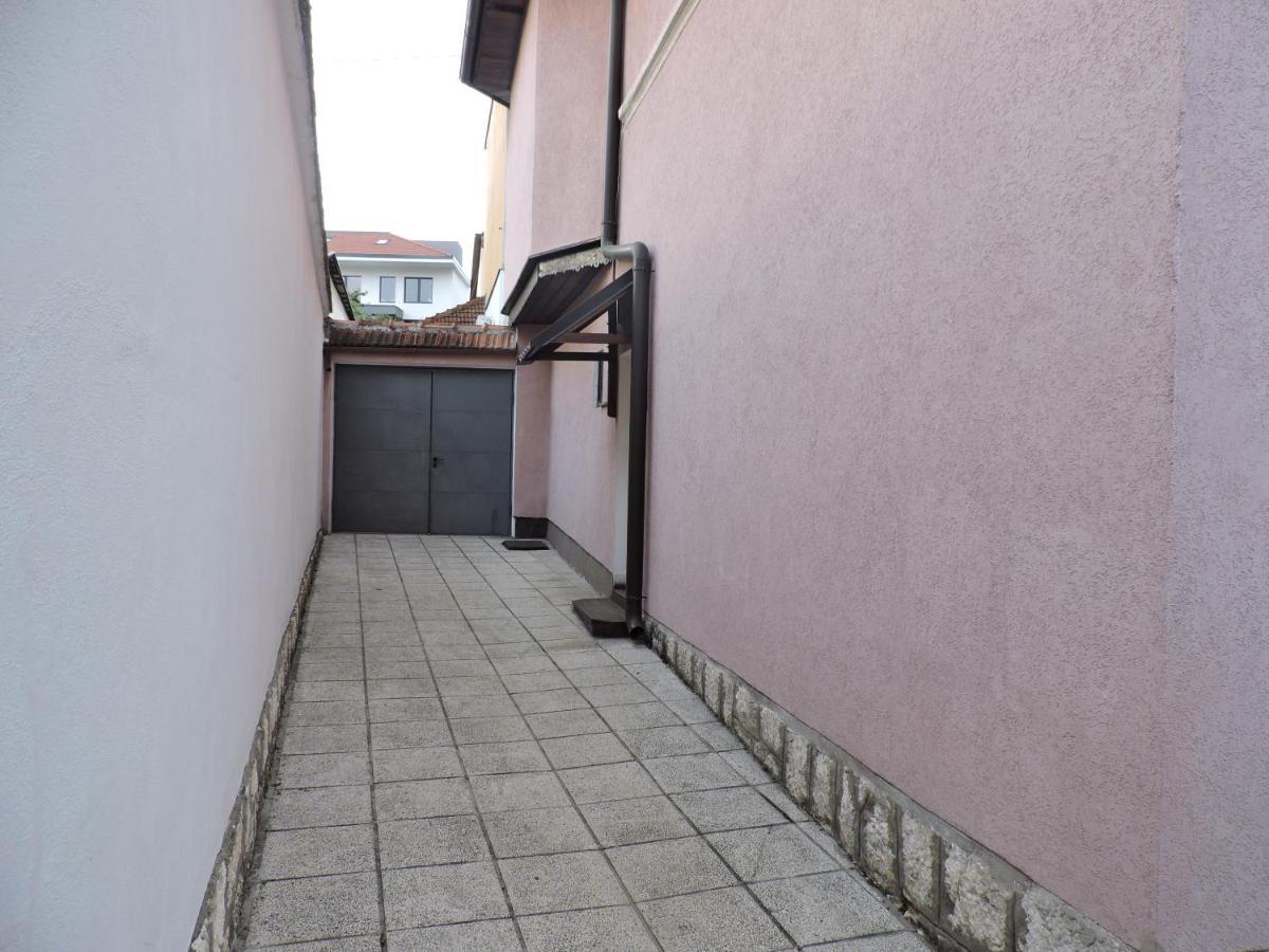 Apartments Music And Garden Sarajevo Buitenkant foto