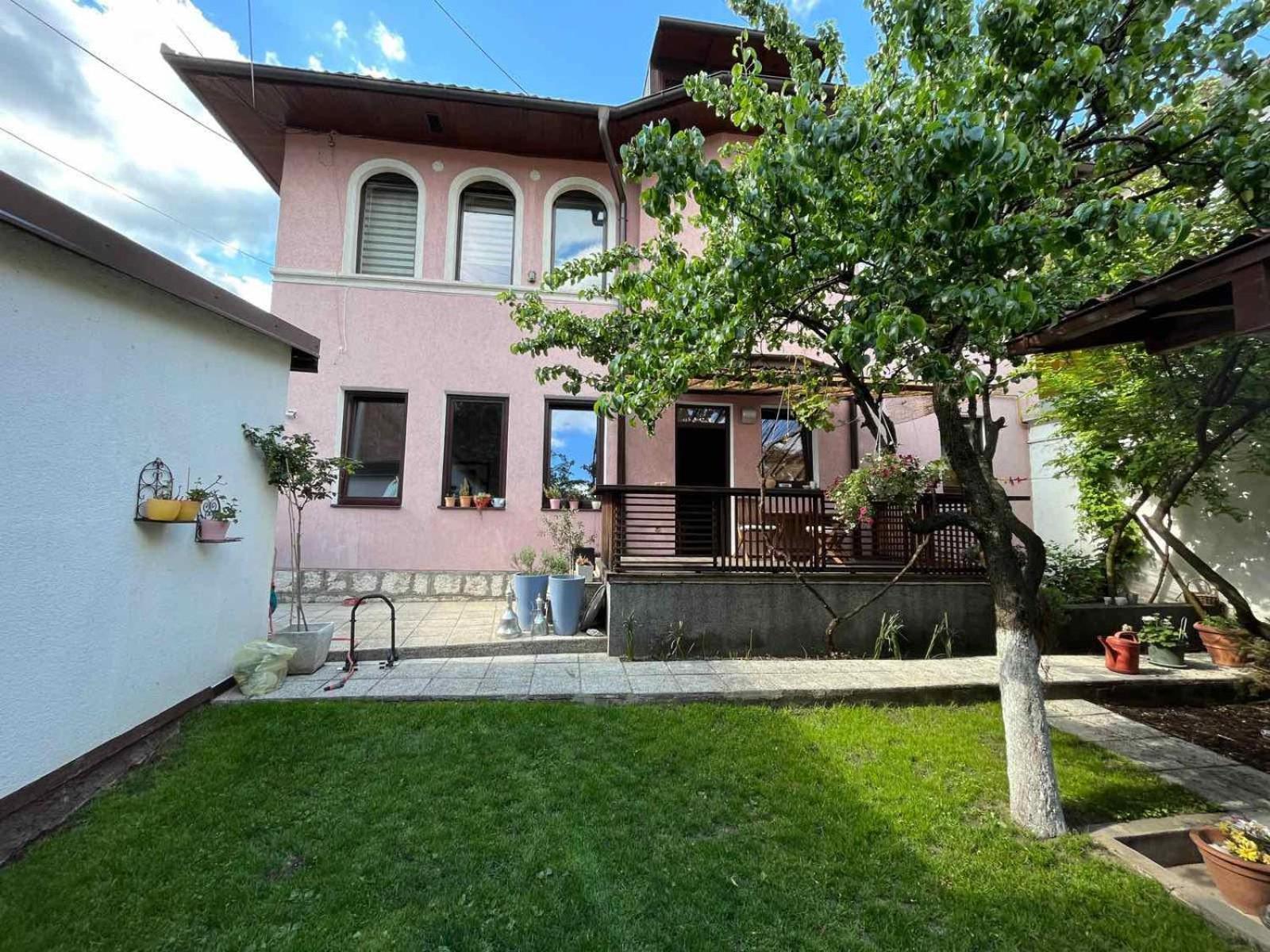 Apartments Music And Garden Sarajevo Buitenkant foto